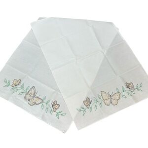 Vtg Hand Embroidered Butterflies & Vines Pillowcases Set of‎ 2 Nature Inspired